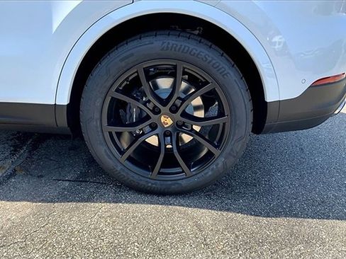 New 2025 Porsche Cayenne E-Hybrid Coupe image 16