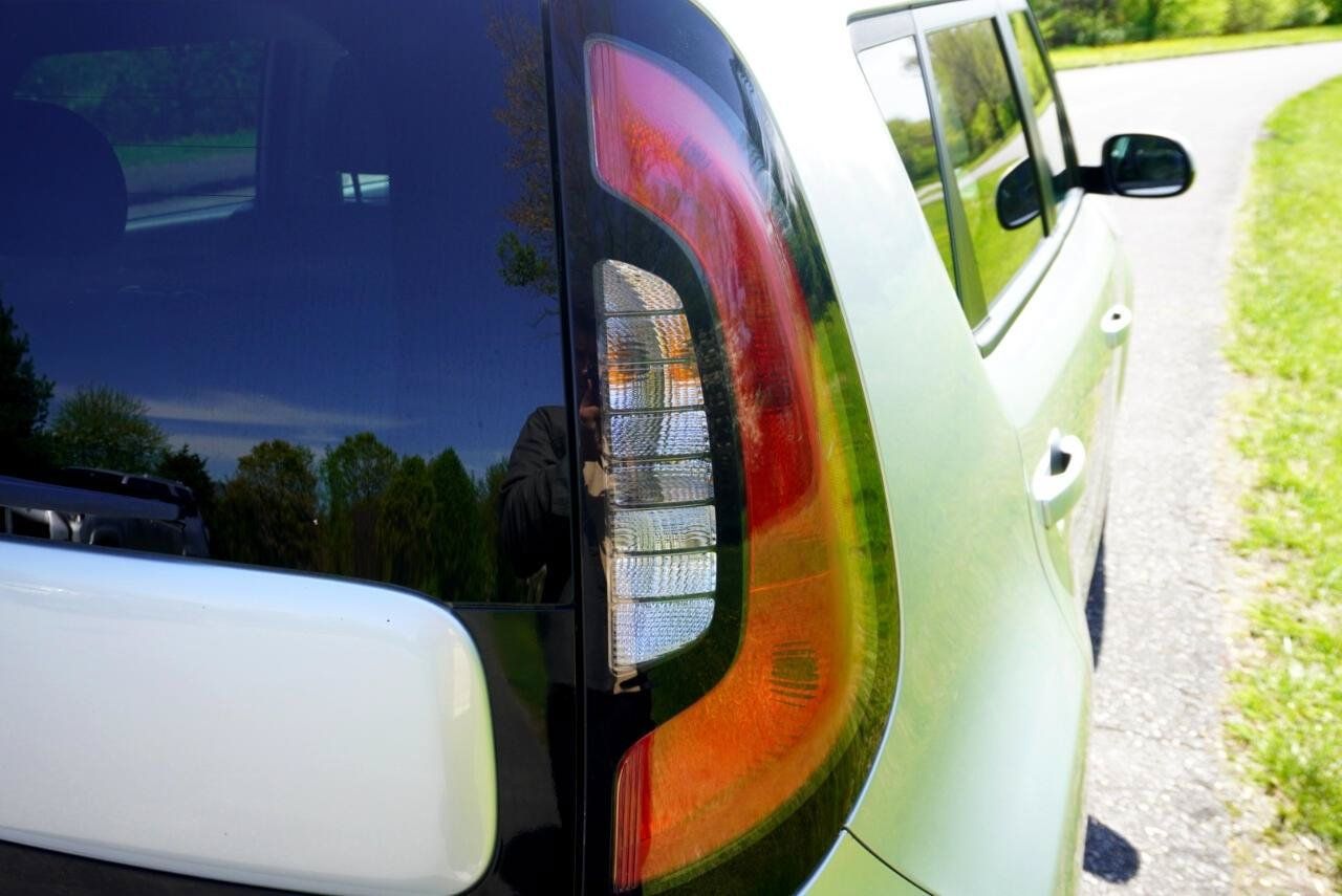 Used 2019 Kia Soul + FWD image 13