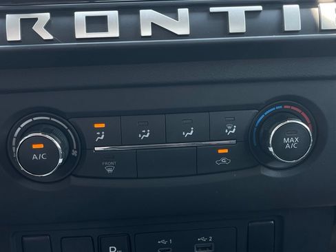 Used 2025 Nissan Frontier SV RWD image 31
