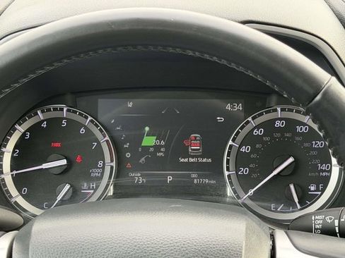 Used 2022 Toyota Highlander XLE AWD/4WD image 24