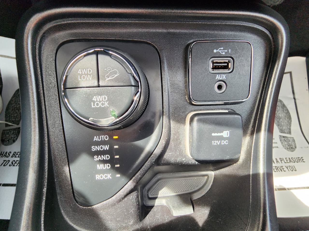 Used 2021 Jeep Compass Trailhawk w/ Sun and Sound Group AWD/4WD image 24