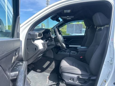 Used 2024 Toyota Tacoma TRD Off-Road AWD/4WD image 17