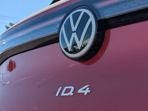 Used 2023 Volkswagen ID.4 Pro S AWD/4WD image 34