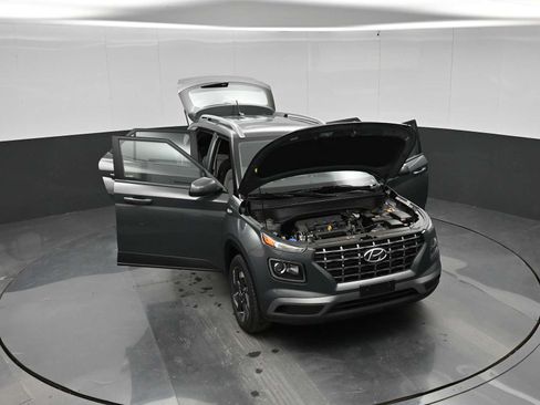 New 2026 Hyundai Venue SEL FWD image 39