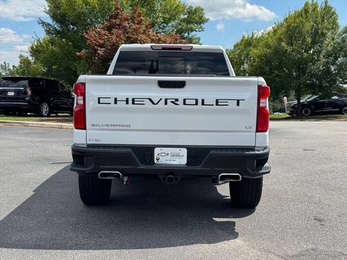 Used 2025 Chevrolet Silverado 1500 LT Trail Boss w/ Convenience Package II AWD/4WD image 4