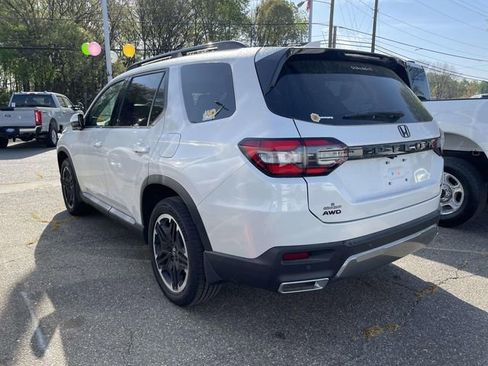 Used 2026 Honda Pilot Touring image 4