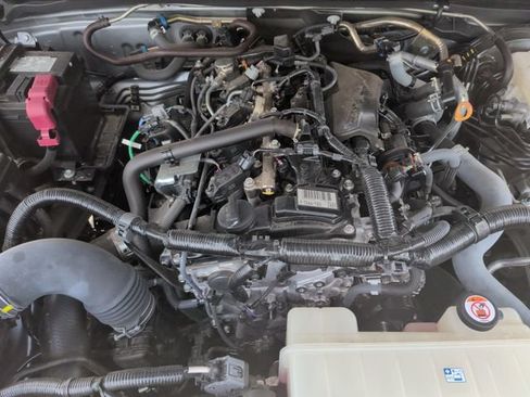 Used 2025 Toyota Tacoma SR5 AWD/4WD image 34