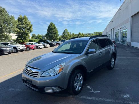 Used 2011 Subaru Outback 2.5i Premium w/ Protection Pkg 1A AWD/4WD image 9