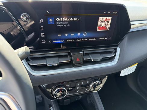 New 2026 Chevrolet TrailBlazer LT w/ Convenience Package FWD image 8