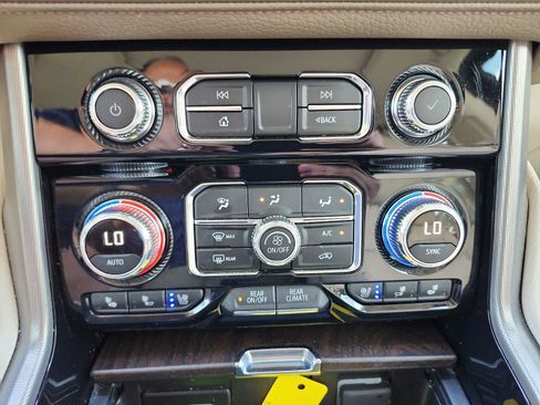 Used 2024 GMC Yukon Denali image 21