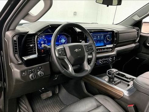 Used 2024 Chevrolet Silverado 1500 RST AWD/4WD image 17