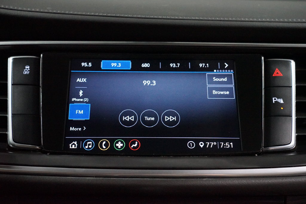 Used 2020 Buick Enclave Essence FWD image 17