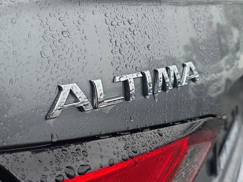 Used 2022 Nissan Altima 2.5 SR image 10