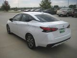 Used 2022 Nissan Versa SV image 5