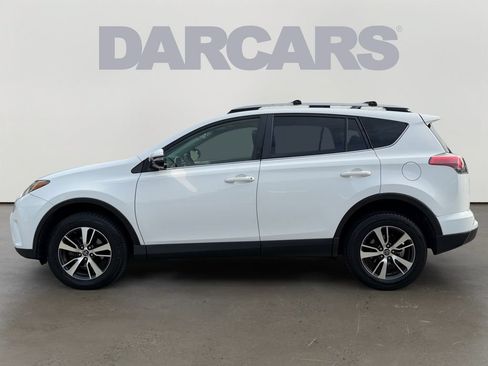 Used 2017 Toyota RAV4 XLE AWD/4WD image 3