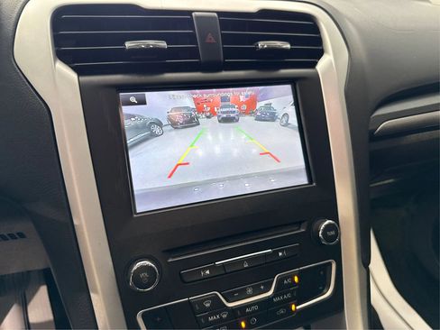 Used 2016 Ford Fusion SE image 19