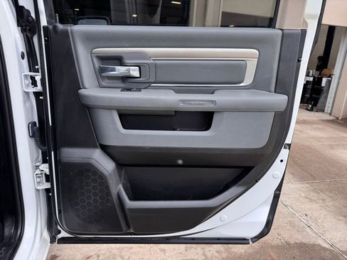 Used 2019 RAM 1500 Big Horn RWD image 14