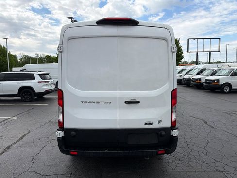 Used 2024 Ford Transit 250 148 Medium Roof RWD image 7