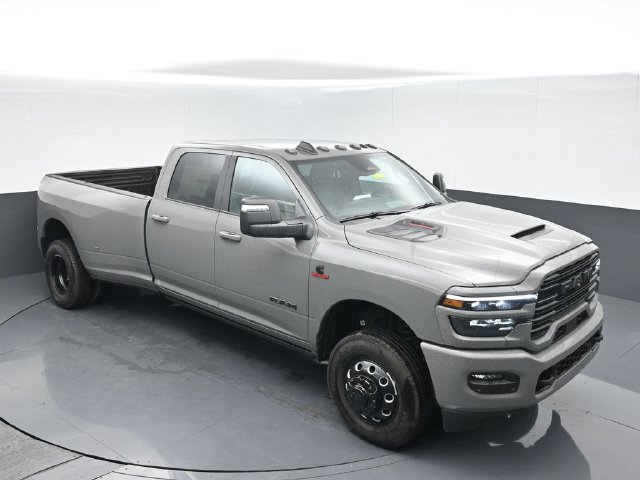 New 2026 RAM 3500 Laramie AWD/4WD image 39