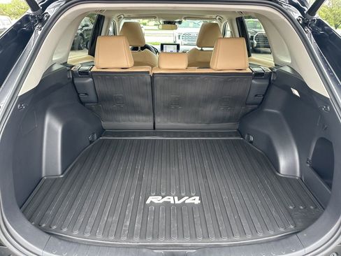 Certified 2023 Toyota RAV4 XLE Premium AWD/4WD image 17