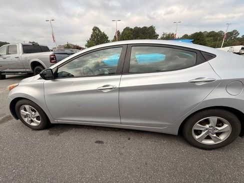 Used 2014 Hyundai Elantra SE FWD image 6