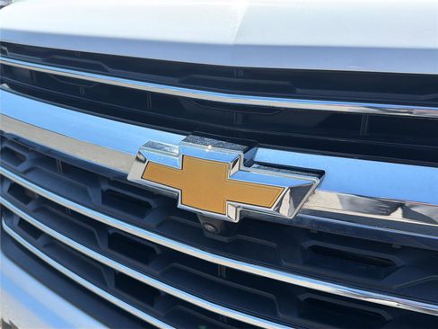 Used 2024 Chevrolet Traverse LT AWD/4WD image 9