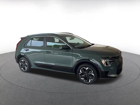 Used 2024 Kia Niro Wind FWD image 2