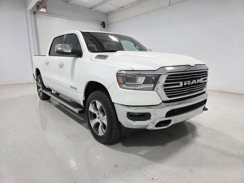 Used 2023 RAM 1500 Laramie AWD/4WD image 5