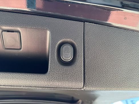 Used 2019 Cadillac Escalade Premium Luxury AWD/4WD image 72