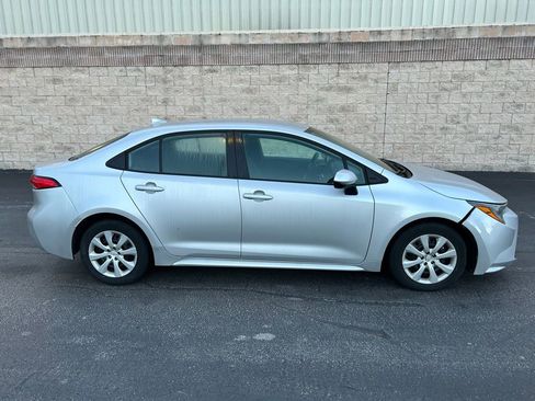 Used 2023 Toyota Corolla LE image 6