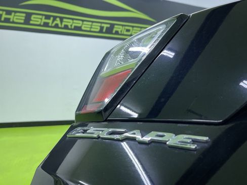 Used 2018 Ford Escape SE w/ SE Sport Appearance Package image 14