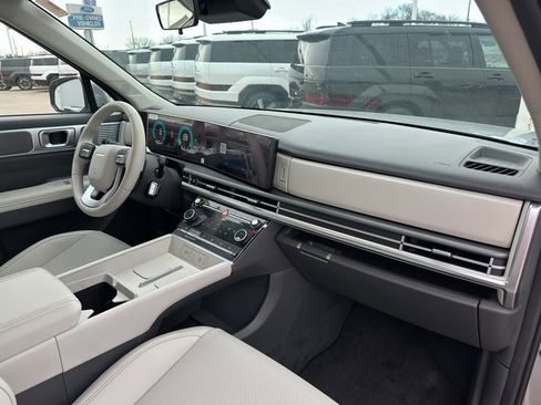 New 2025 Hyundai Santa Fe SEL FWD image 28