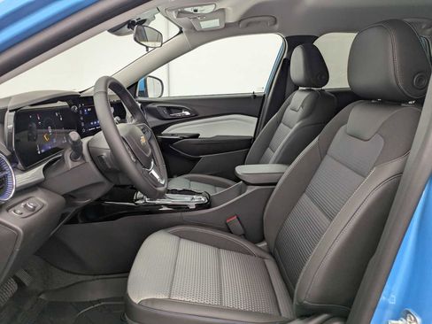 New 2026 Chevrolet Trax LT w/ Driver Confidence Package FWD image 17