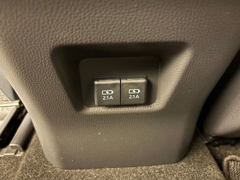 Used 2021 Toyota RAV4 XLE Premium AWD/4WD image 35
