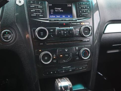 Used 2017 Ford Explorer XLT AWD/4WD image 21