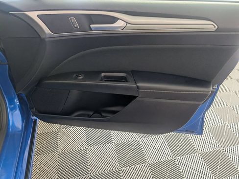 Used 2019 Ford Fusion SE FWD image 31