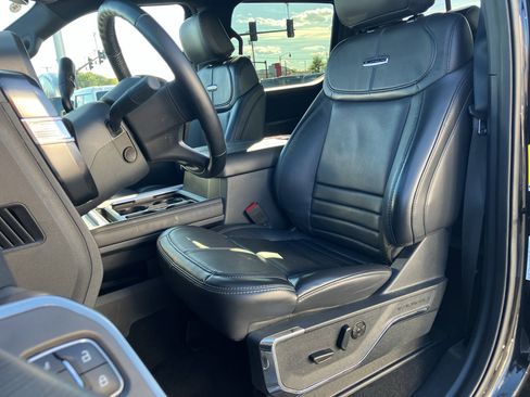 Used 2025 Ford F350 Platinum image 27