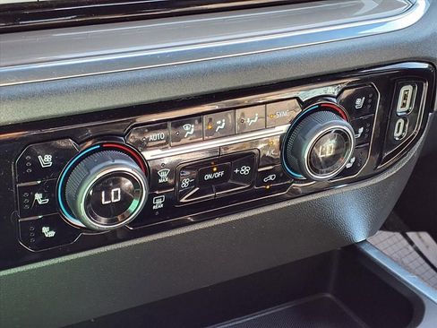 Used 2022 Chevrolet Silverado 1500 High Country w/ High Country Premium Package image 8