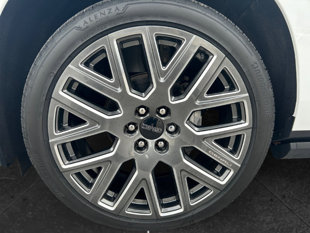 Used 2026 GMC Yukon Denali Ultimate AWD/4WD image 9