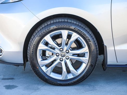 Certified 2023 Toyota Sienna Platinum image 11