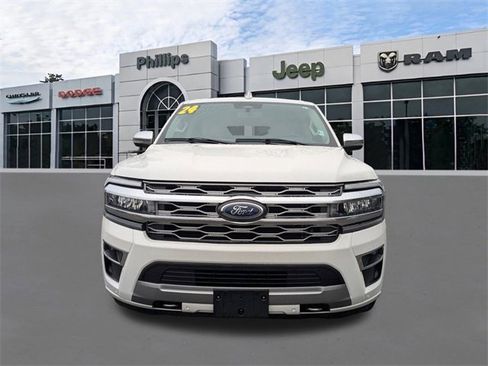 Used 2024 Ford Expedition Platinum image 8