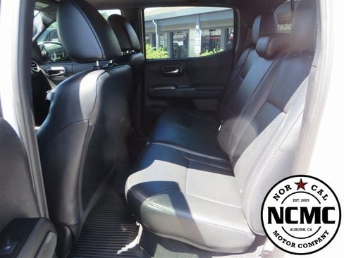 Used 2021 Toyota Tacoma TRD Sport image 37