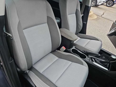 Used 2017 Toyota Corolla LE image 20