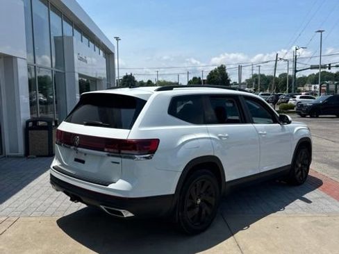 Used 2024 Volkswagen Atlas SE AWD/4WD image 9