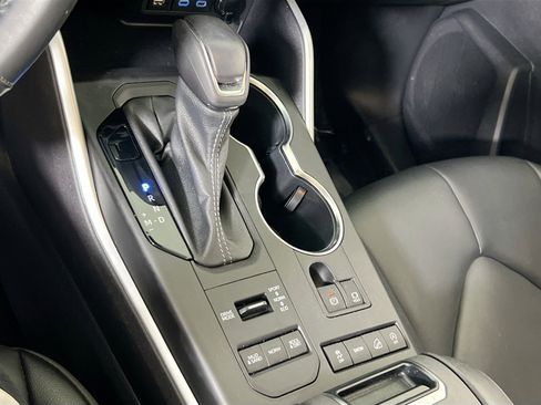 Used 2022 Toyota Highlander XLE image 16