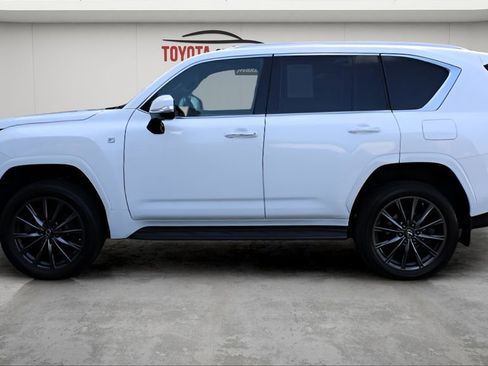Used 2023 Lexus LX 600 F Sport w/ Accessory Package (Z1) AWD/4WD image 27