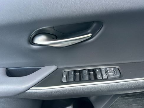 Used 2025 Lexus UX 300h FWD image 8