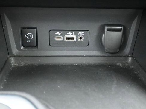 Used 2025 Nissan Sentra SR w/ SR Premium Package image 30