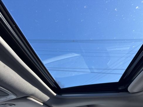 Used 2023 Toyota Sienna XLE image 17