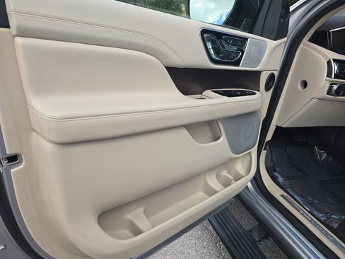 Certified 2021 Lincoln Navigator Reserve w/ Luxury Package AWD/4WD image 22